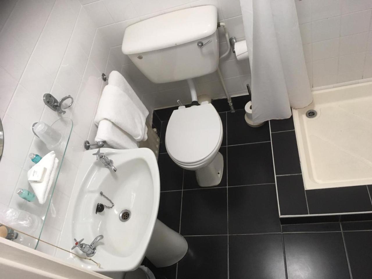 Avoca Hotel Нюкасъл Екстериор снимка